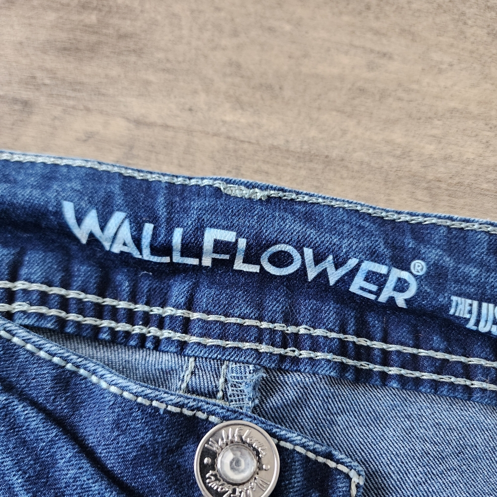 Wallflower Luscious Curvy Bootcut Blue Jean Size 7 - Picture 14 of 16